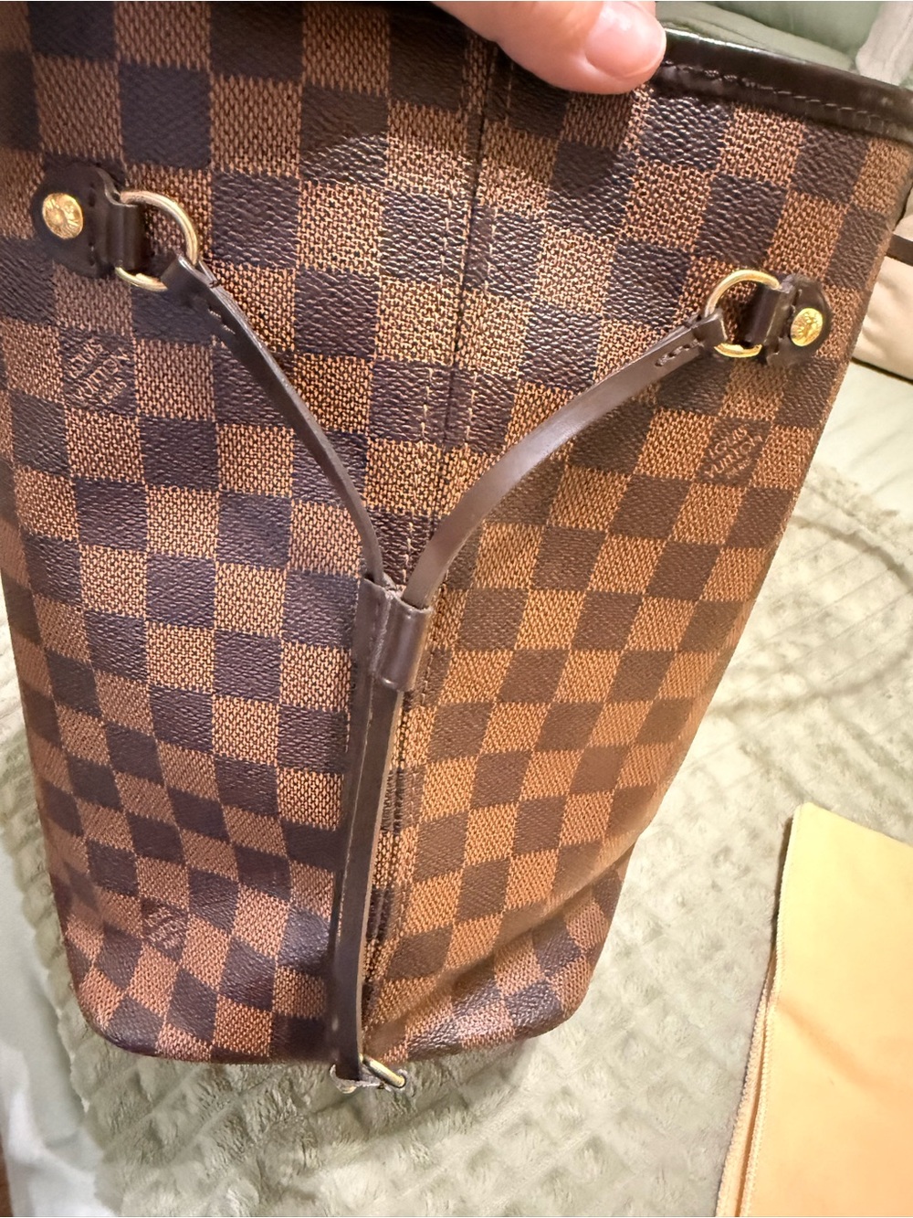 Louis Vuitton Brown Damier Ebene Tote with Red Lining MM - Picture 3 of 17